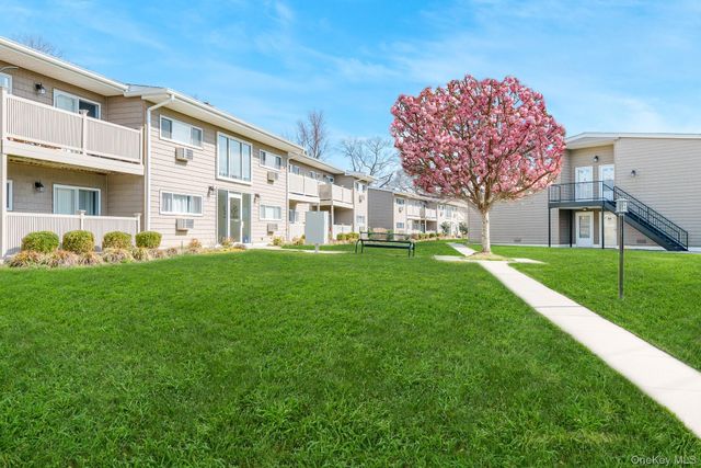 365 Route 111 B6, Smithtown, NY 11787