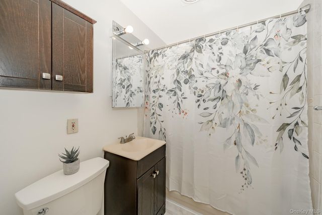 365 Route 111 B6, Smithtown, NY 11787