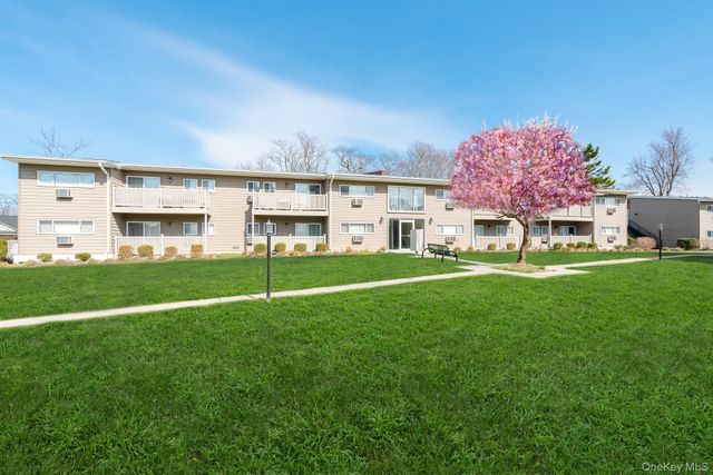 365 Route 111 B6, Smithtown, NY 11787