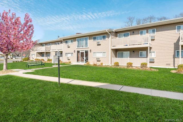 365 Route 111 B6, Smithtown, NY 11787