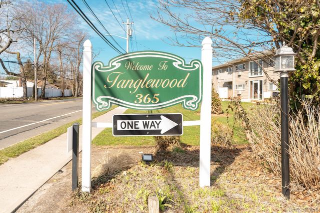 365 Route 111 B6, Smithtown, NY 11787