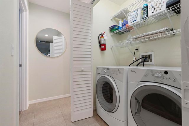 1269 SIESTA BAYSIDE DRIVE 1269C, Sarasota, FL 34242