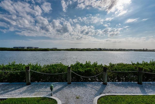 1269 SIESTA BAYSIDE DRIVE 1269C, Sarasota, FL 34242