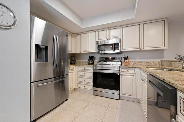 1269 SIESTA BAYSIDE DRIVE 1269C, Sarasota, FL 34242
