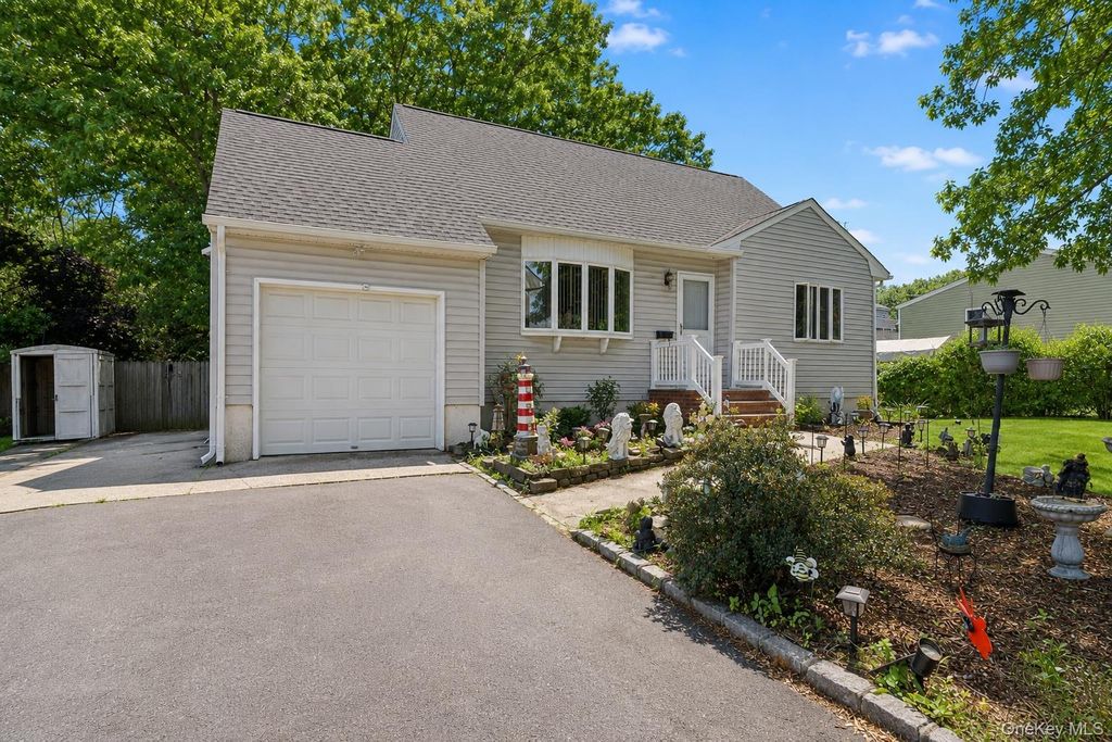 1241 Terry Road, Ronkonkoma, NY 11779