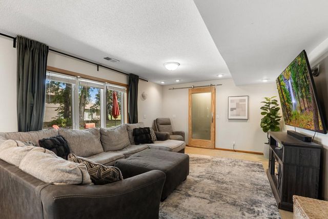 6300 91st Trail N, Brooklyn Park, MN 55445