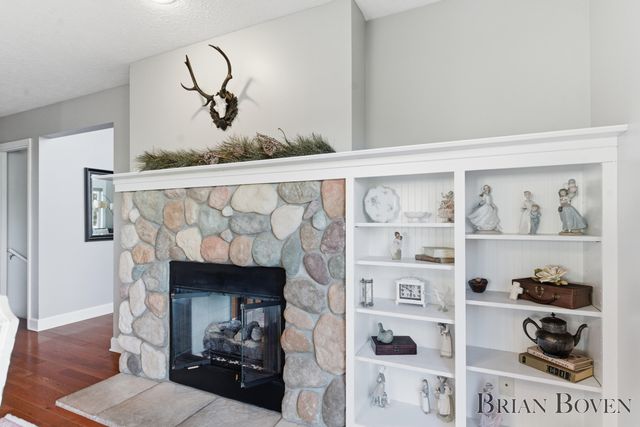 3081 Royal Hannah Drive Ne, Algoma Twp, MI 49341