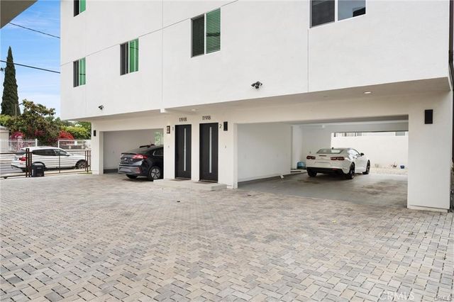 11918 Dehougne 1, North Hollywood, CA 91605