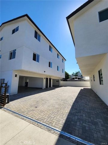 11918 Dehougne 1, North Hollywood, CA 91605