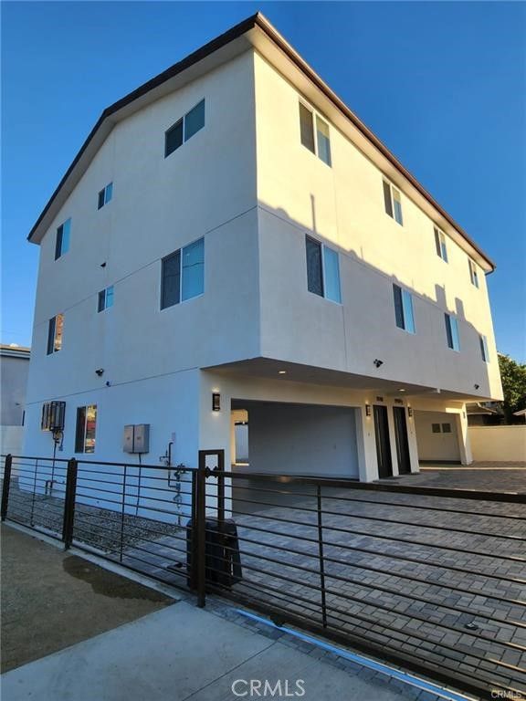 11918 Dehougne 1, North Hollywood, CA 91605