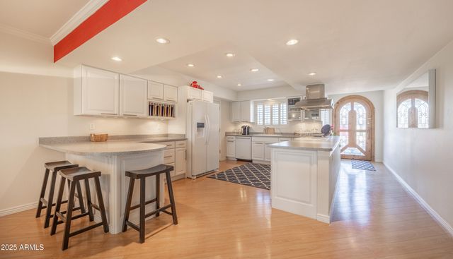 10927 W WHITE MOUNTAIN Road, Sun City, AZ 85351