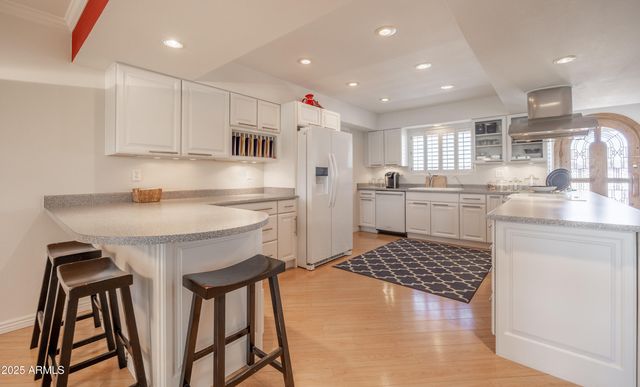 10927 W WHITE MOUNTAIN Road, Sun City, AZ 85351