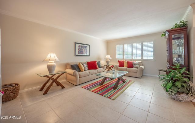 10927 W WHITE MOUNTAIN Road, Sun City, AZ 85351