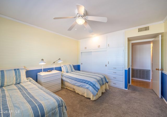 10927 W WHITE MOUNTAIN Road, Sun City, AZ 85351