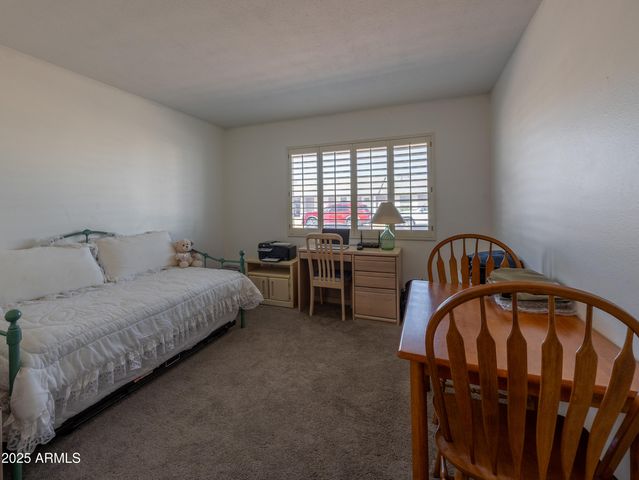 10927 W WHITE MOUNTAIN Road, Sun City, AZ 85351