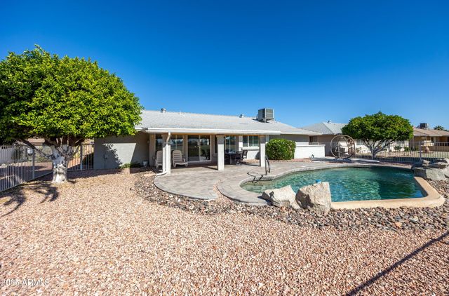 10927 W WHITE MOUNTAIN Road, Sun City, AZ 85351