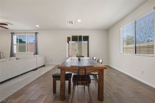 6721 Sycamore Pines Street, Las Vegas, NV 89149