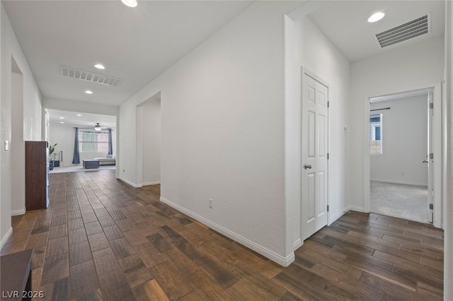 6721 Sycamore Pines Street, Las Vegas, NV 89149