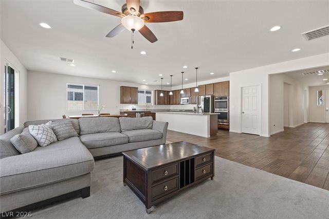 6721 Sycamore Pines Street, Las Vegas, NV 89149