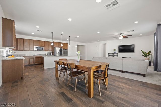 6721 Sycamore Pines Street, Las Vegas, NV 89149