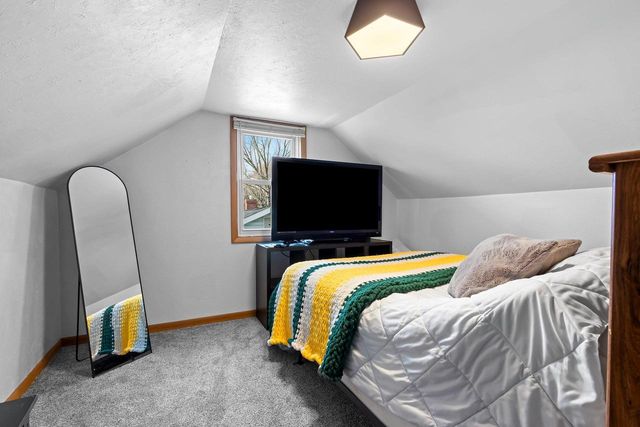 1242 LANGLADE AVENUE, Green Bay, WI 54304