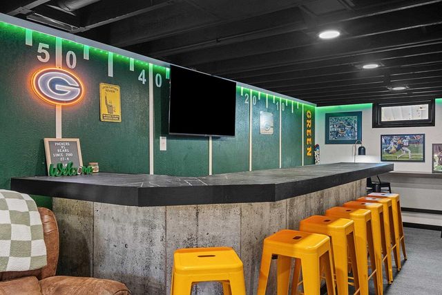 1242 LANGLADE AVENUE, Green Bay, WI 54304