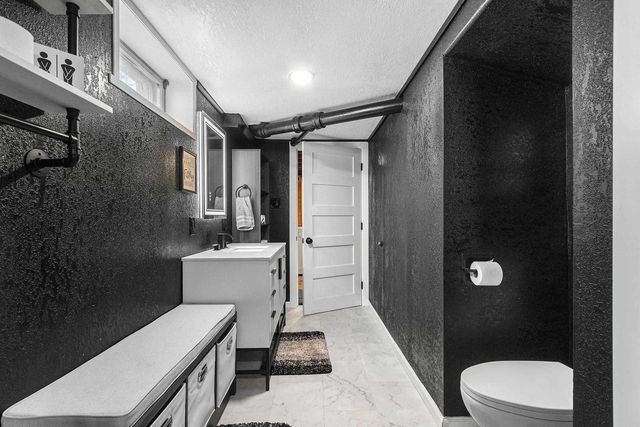 1242 LANGLADE AVENUE, Green Bay, WI 54304