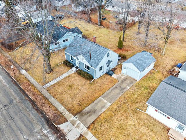1242 LANGLADE AVENUE, Green Bay, WI 54304