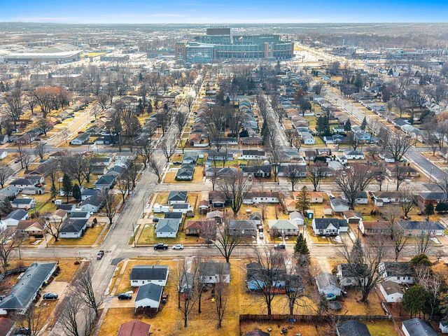 1242 LANGLADE AVENUE, Green Bay, WI 54304