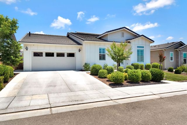 537 Huntington Avenue S, Madera, CA 93636