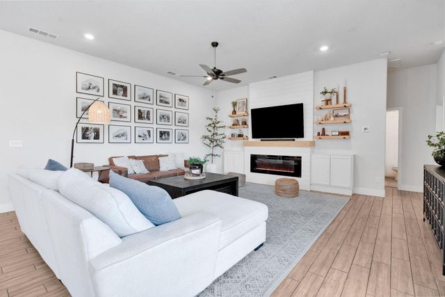 537 Huntington Avenue S, Madera, CA 93636