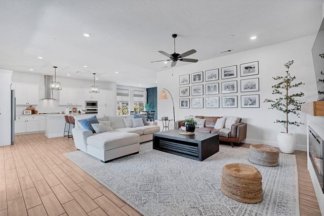 537 Huntington Avenue S, Madera, CA 93636