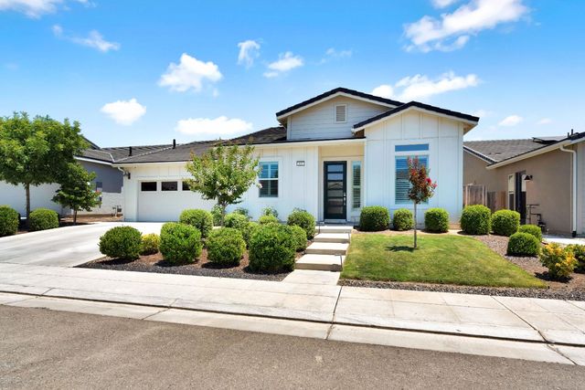 537 Huntington Avenue S, Madera, CA 93636