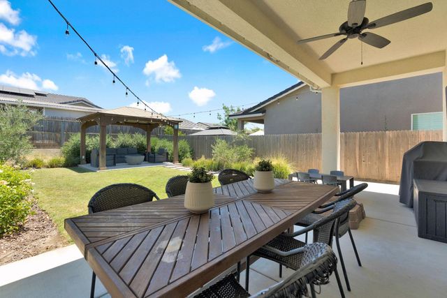 537 Huntington Avenue S, Madera, CA 93636