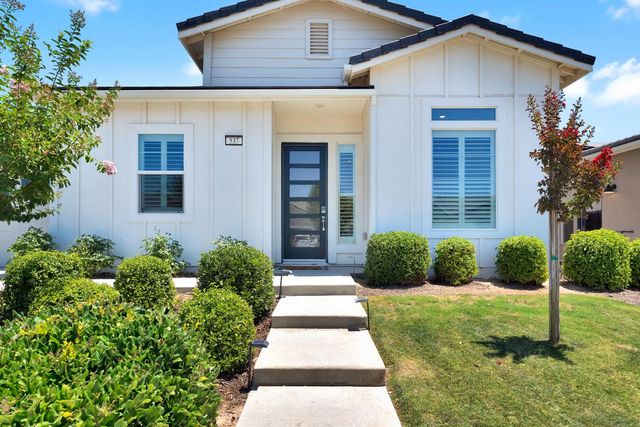 537 Huntington Avenue S, Madera, CA 93636