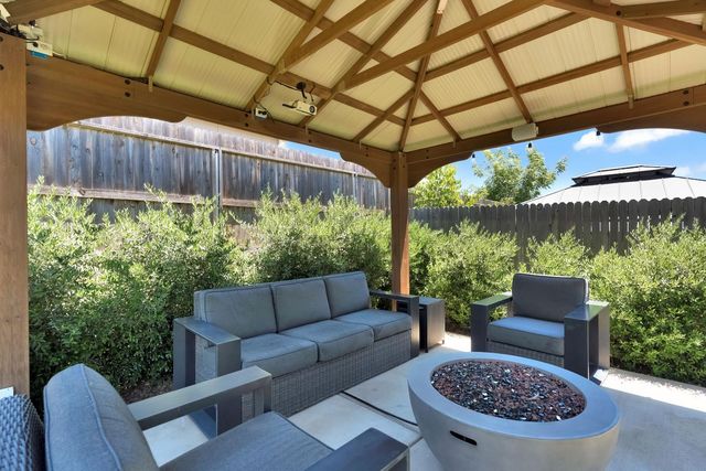 537 Huntington Avenue S, Madera, CA 93636