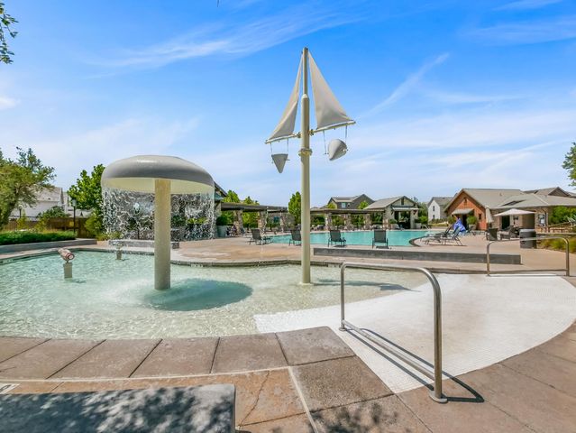 537 Huntington Avenue S, Madera, CA 93636
