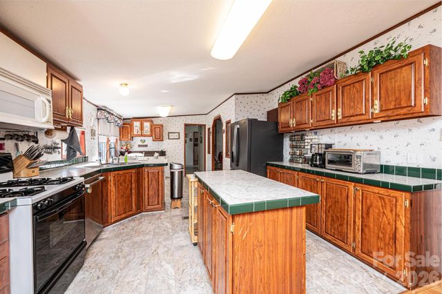 8547 Ledford Avenue, Connelly Springs, NC 28612