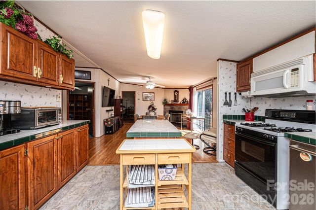 8547 Ledford Avenue, Connelly Springs, NC 28612