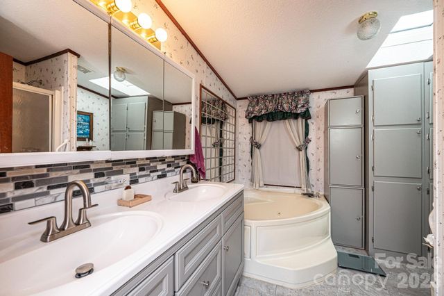 8547 Ledford Avenue, Connelly Springs, NC 28612