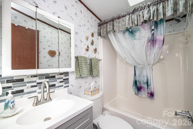 8547 Ledford Avenue, Connelly Springs, NC 28612