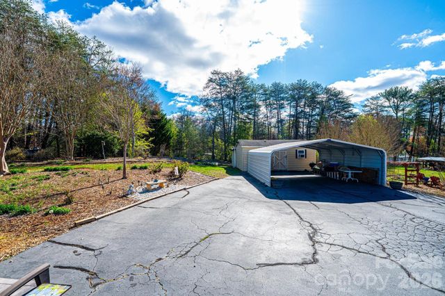 8547 Ledford Avenue, Connelly Springs, NC 28612