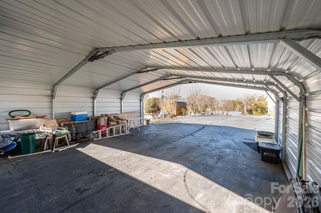 8547 Ledford Avenue, Connelly Springs, NC 28612