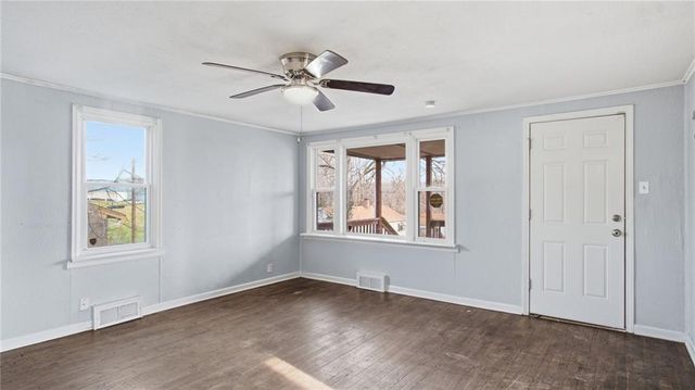 1017 E Smith Avenue, Independence, MO 64050