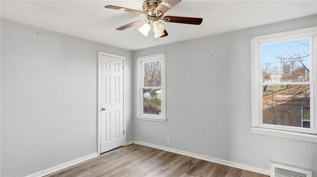 1017 E Smith Avenue, Independence, MO 64050