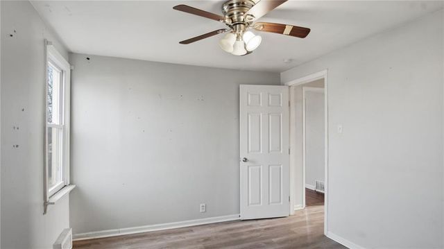 1017 E Smith Avenue, Independence, MO 64050