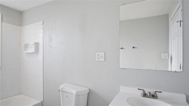 1017 E Smith Avenue, Independence, MO 64050