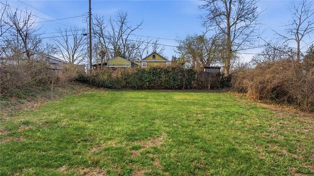 1017 E Smith Avenue, Independence, MO 64050