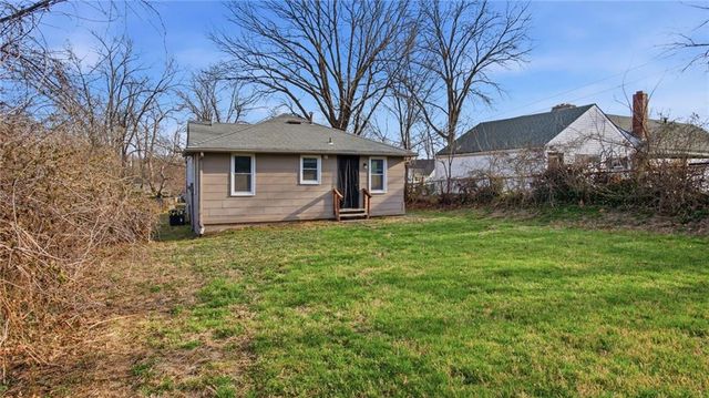 1017 E Smith Avenue, Independence, MO 64050