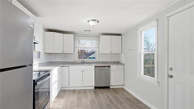 1017 E Smith Avenue, Independence, MO 64050